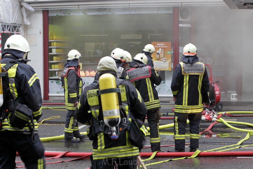 Feuer 2 Koeln Nippes Neusserstr P006.JPG